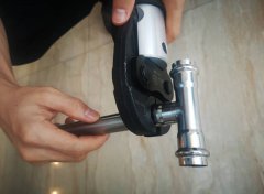 家里的不锈钢水管漏水了怎么处理？